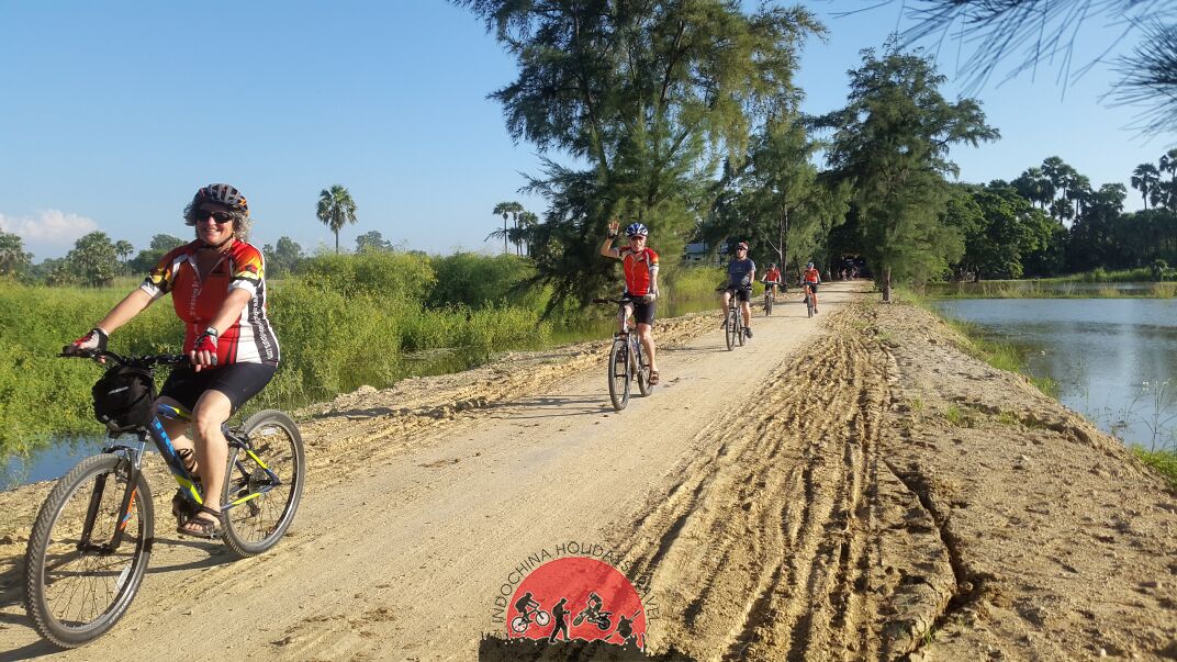 3 Days Hanoi Cycling To Red River Delta Experience