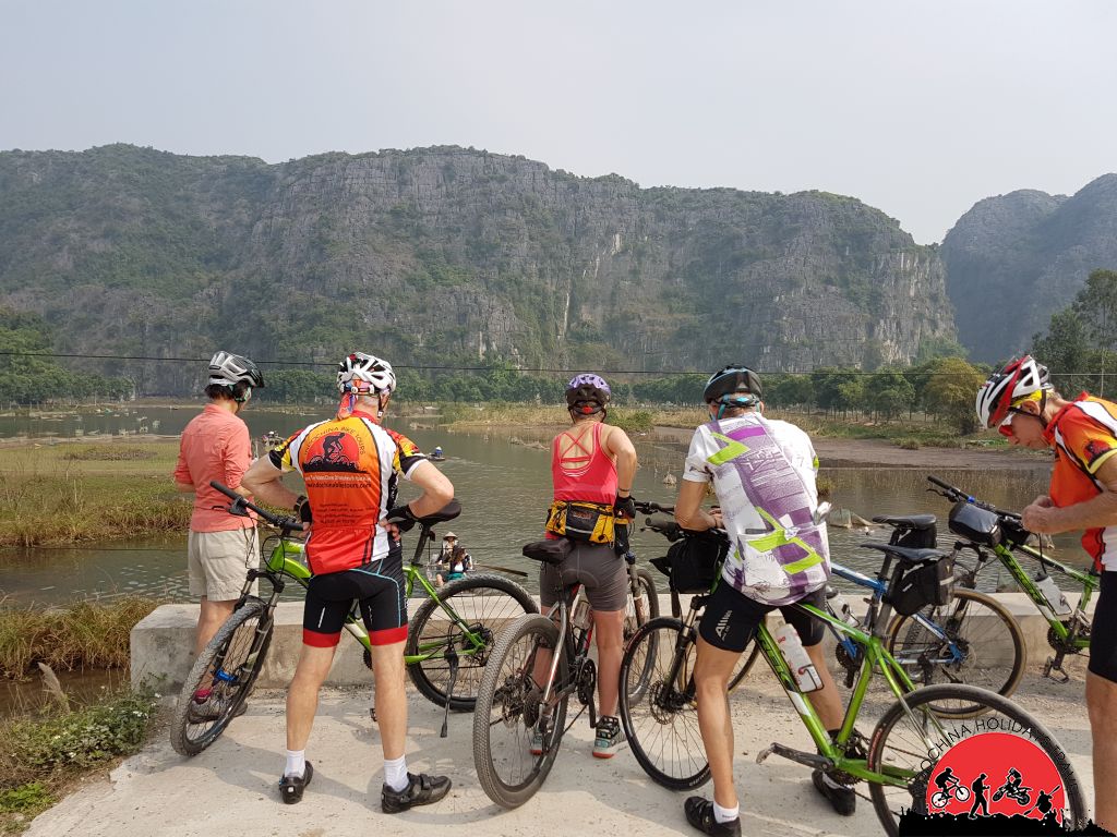 7 Days Red River Delta Cycling Tour and Halong Bay Cruise